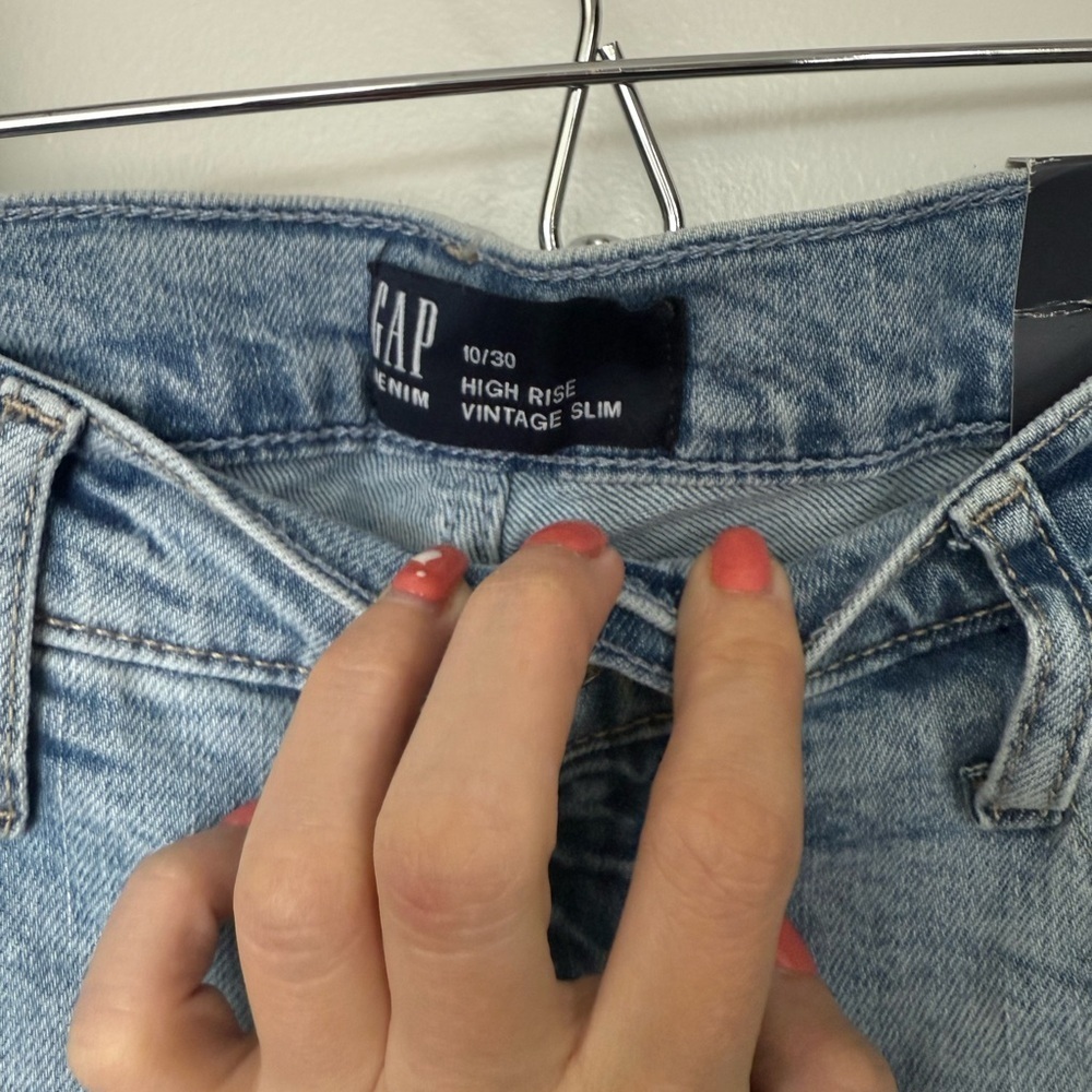 GAP Light Blue Stretchy Straight Leg Jeans NWT Size 10/30 - Picture 3 of 7